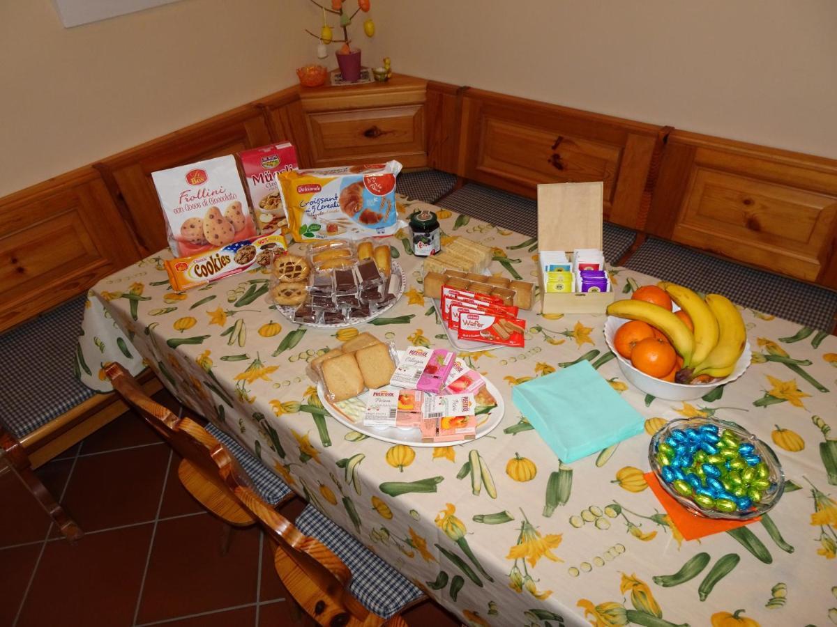 B&B San Valentino Giovo Bagian luar foto