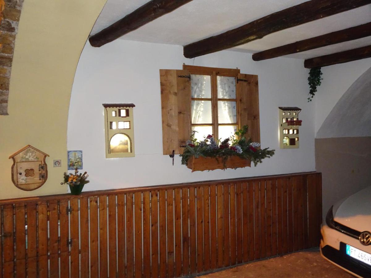 B&B San Valentino Giovo Bagian luar foto